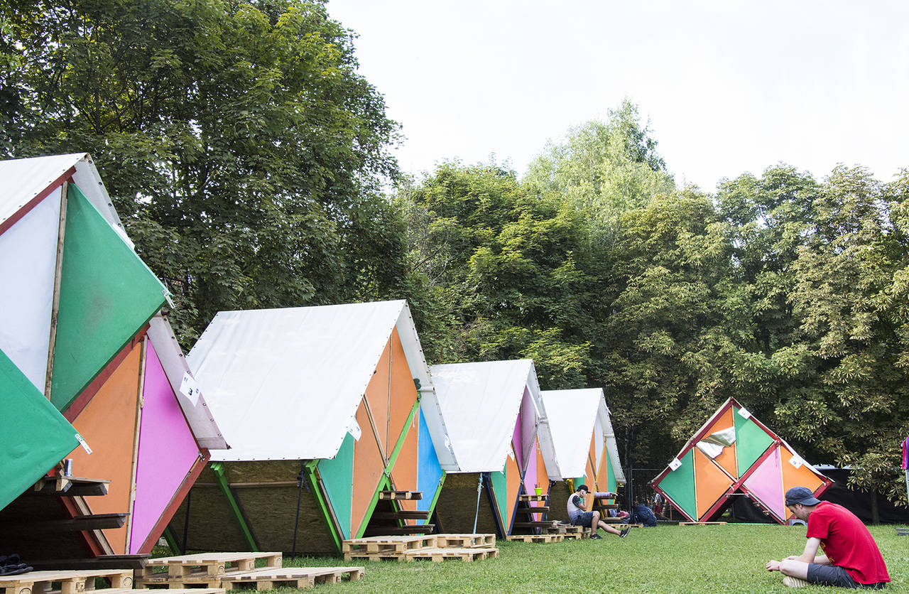 Accordion House HELLO WOOD