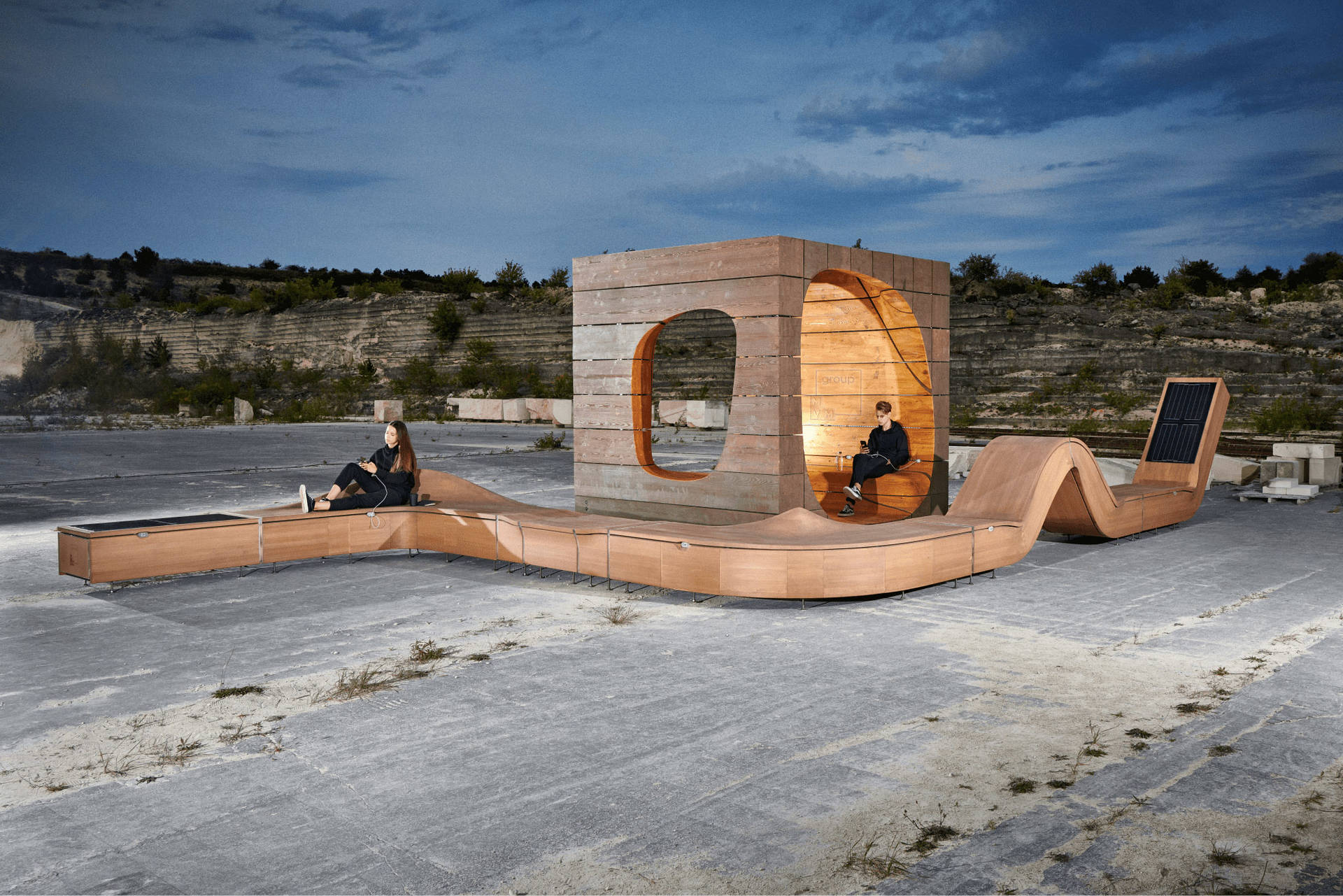 Smart Public Furniture 